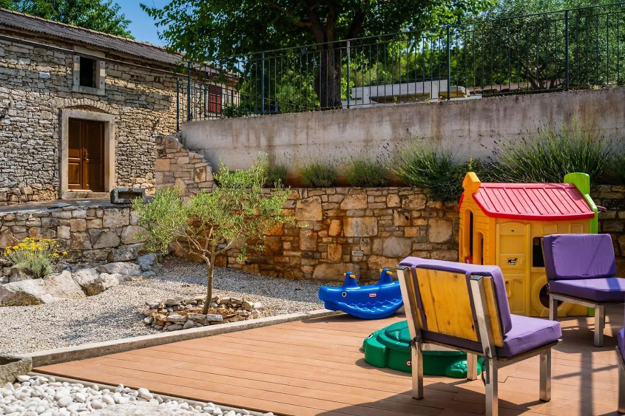 Luxury Villa On Spacious Private Property Rakalj