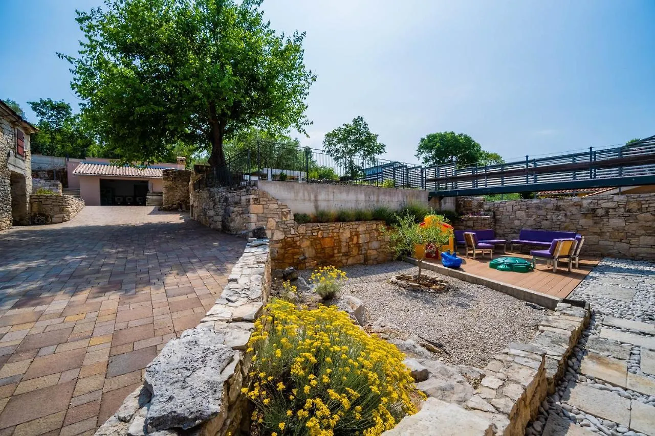 Luxury Villa On Spacious Private Property Rakalj 0*,